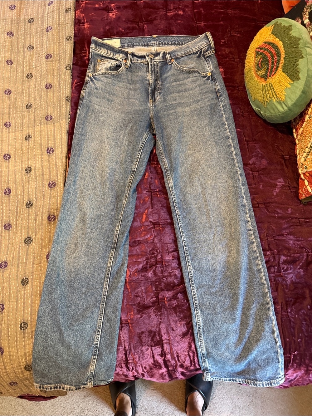 GAP Wide-Leg Jeans in Light Blue Denim 90’s Loose Mid-Rise